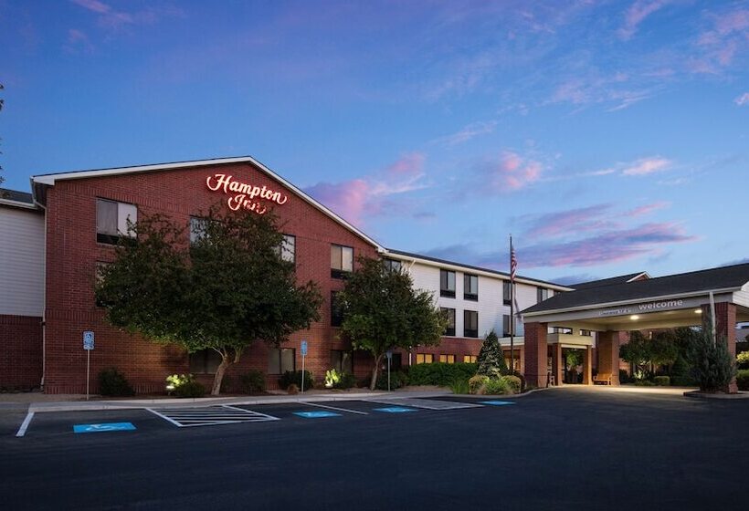 בית מלון כפרי Hampton Inn Medford
