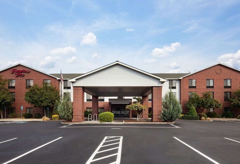 בית מלון כפרי Hampton Inn Medford