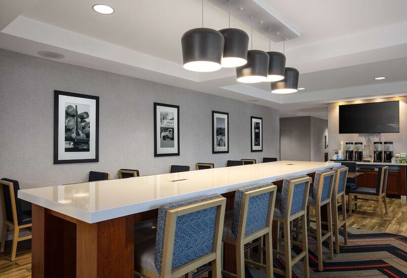 בית מלון כפרי Hampton Inn Medford