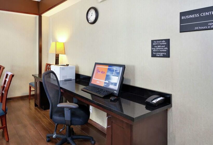 فندق Hampton Inn Melbourne