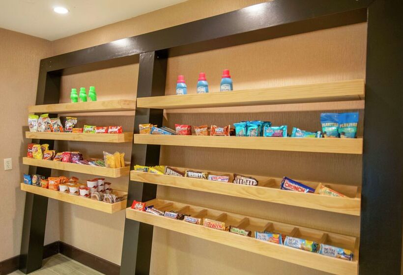 هتل Hampton Inn Metairie