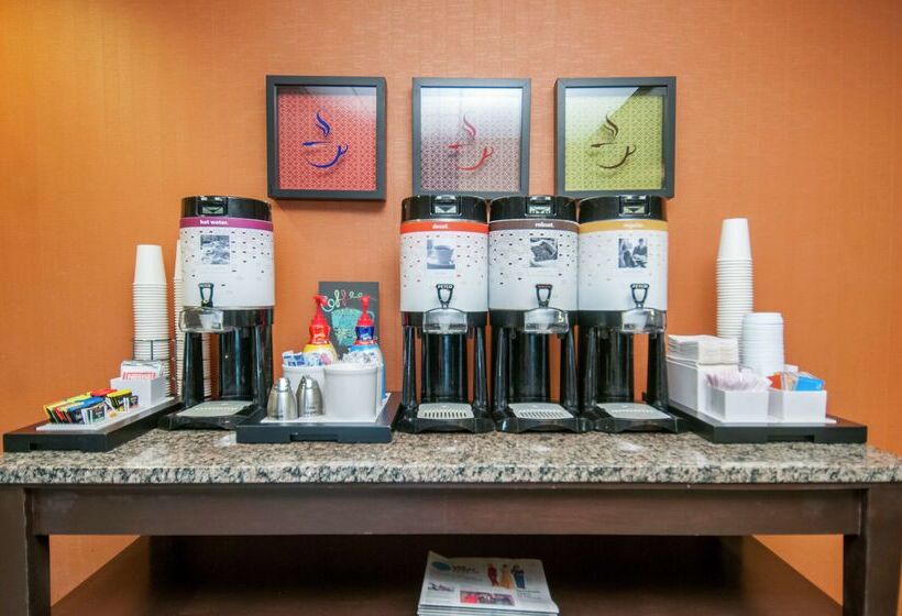 هتل Hampton Inn Metairie