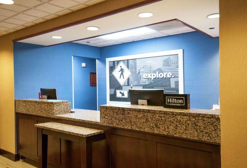 هتل Hampton Inn Metairie