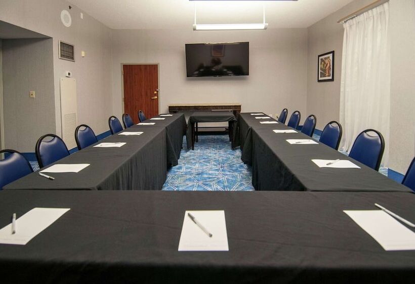 هتل Hampton Inn Metairie