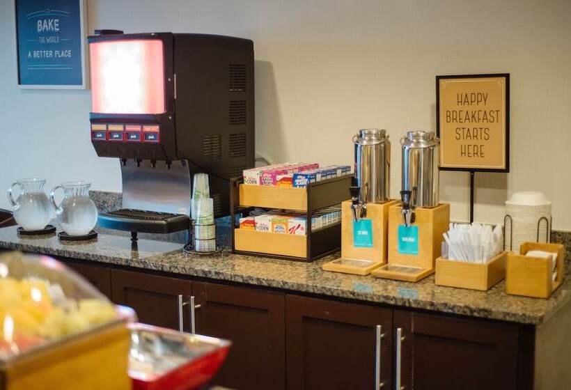 هتل Hampton Inn Metairie