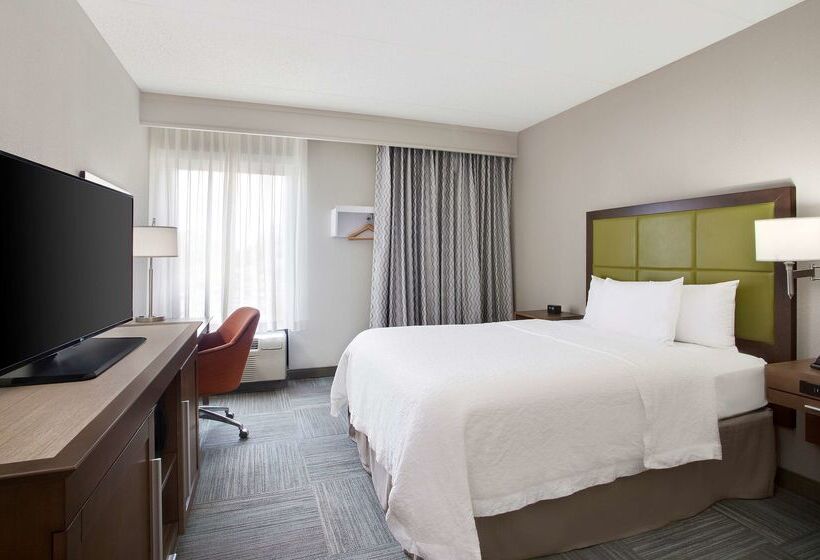 בית מלון כפרי Hampton Inn By Hilton Middletown