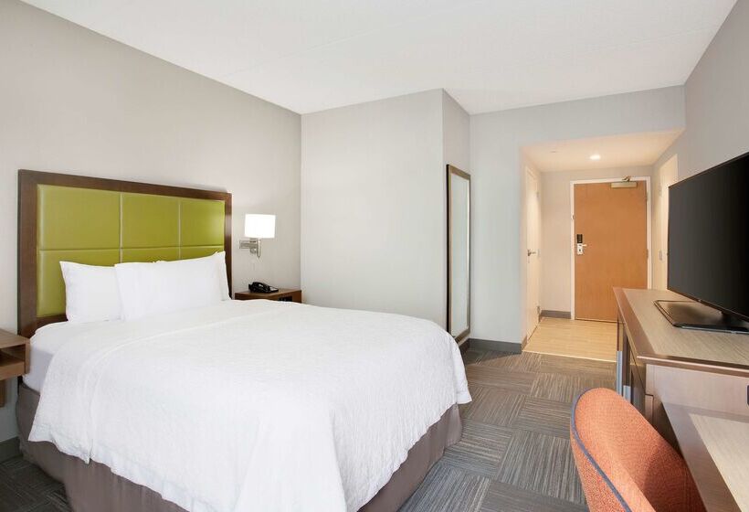 בית מלון כפרי Hampton Inn By Hilton Middletown