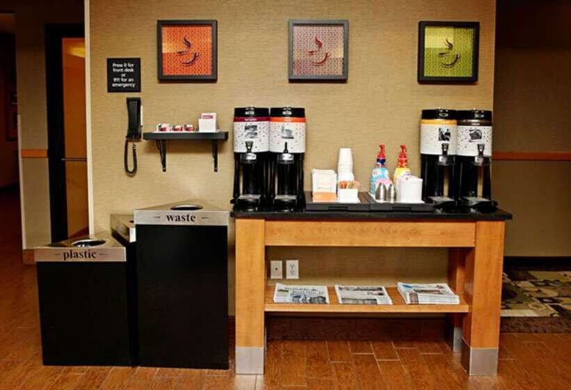 فندق Hampton Inn Mitchell