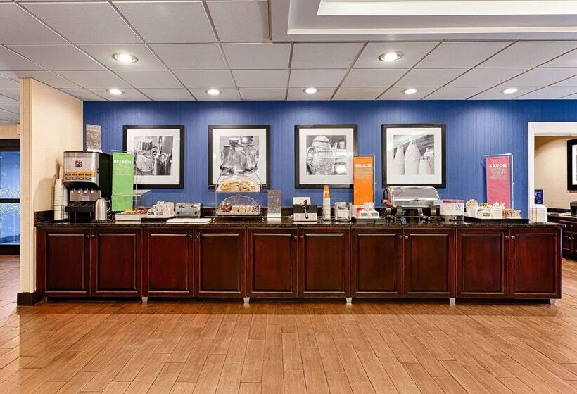 Отель Hampton Inn Morganton