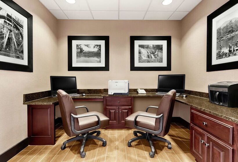 Отель Hampton Inn Morganton