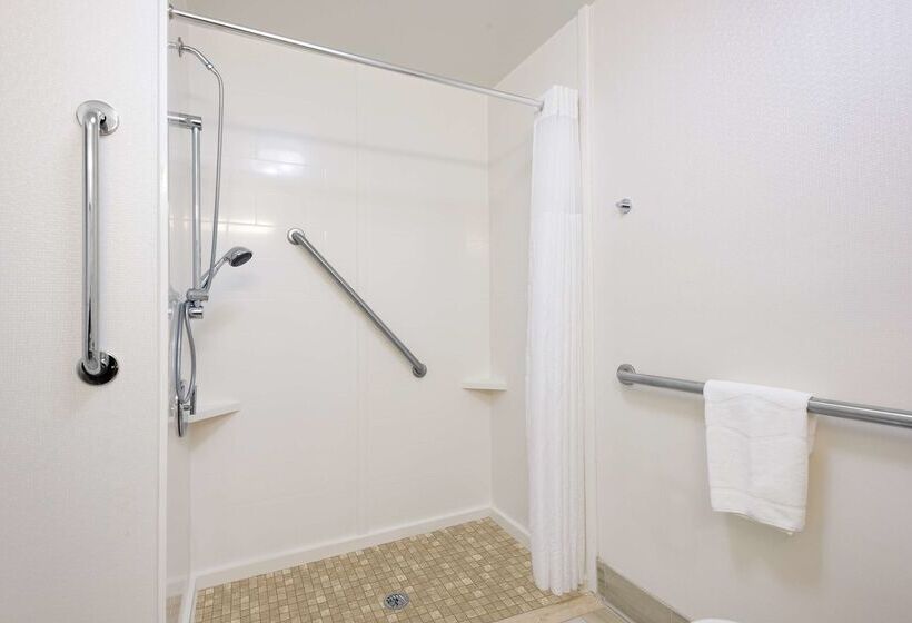 Отель Hampton Inn Mount Airy