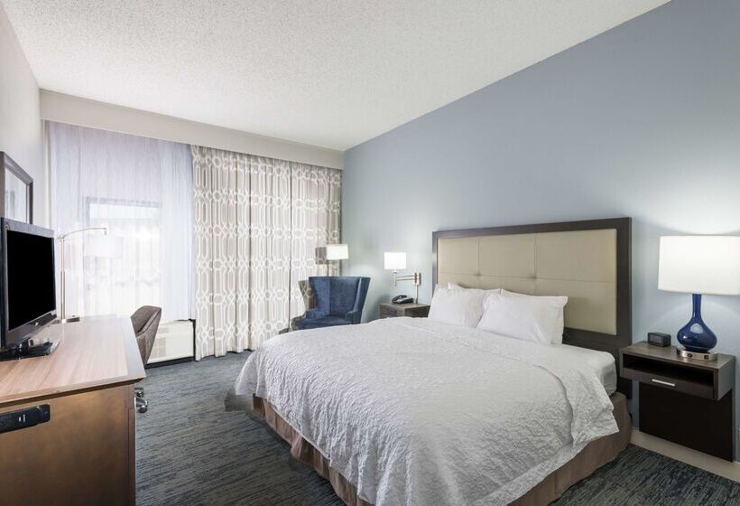 Отель Hampton Inn Mount Airy