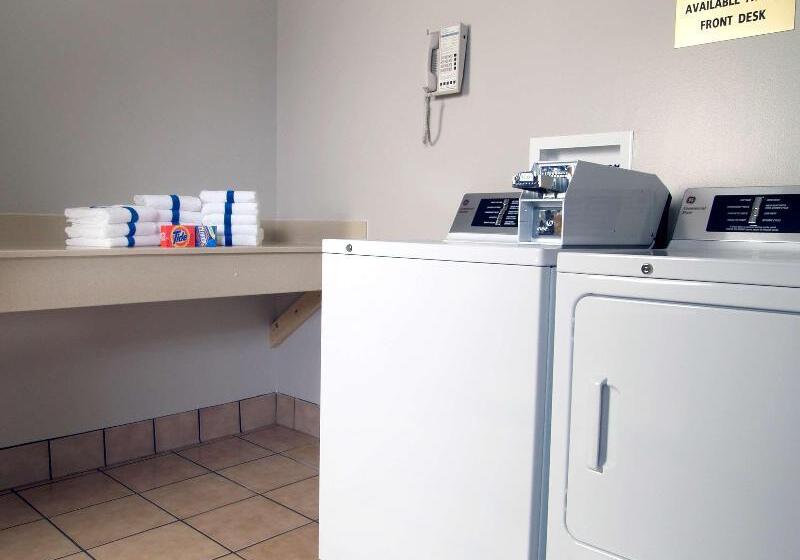 Отель Hampton Inn Mount Airy