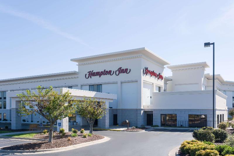 Отель Hampton Inn Mount Airy