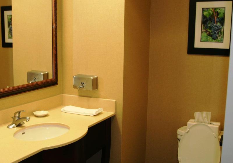 Отель Hampton Inn Mount Airy