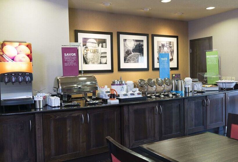 Отель Hampton Inn Mt. Pleasant