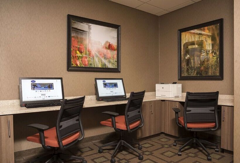 هتل Hampton Inn Mt. Pleasant