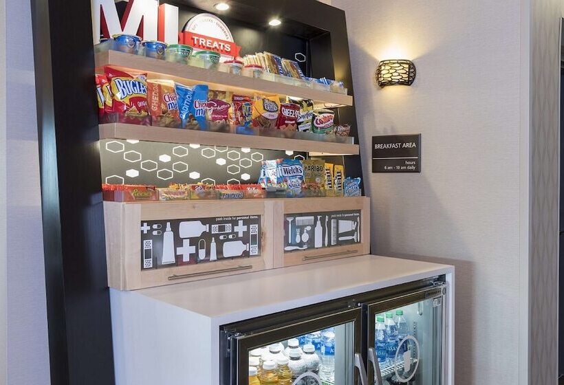 Отель Hampton Inn Mt. Pleasant