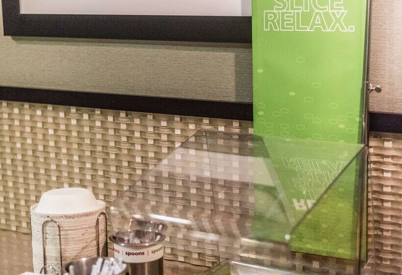 هتل Hampton Inn Muskegon