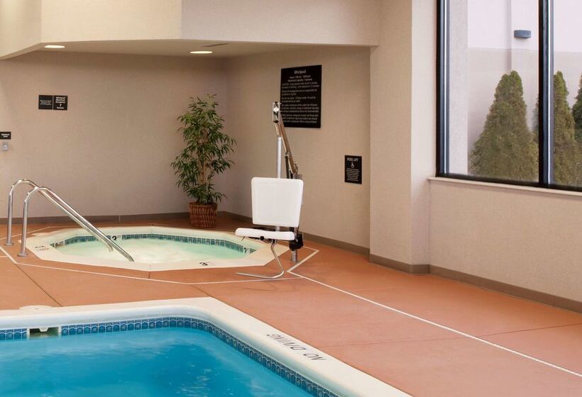 هتل Hampton Inn Muskegon