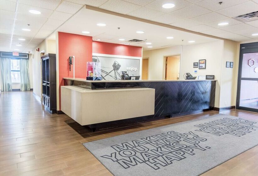 هتل Hampton Inn Muskegon