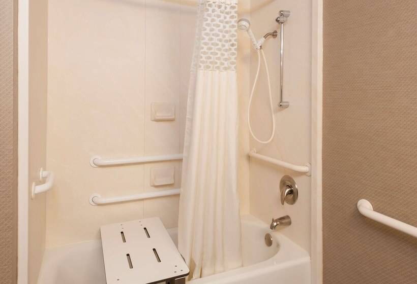 فندق Hampton Inn Muskegon