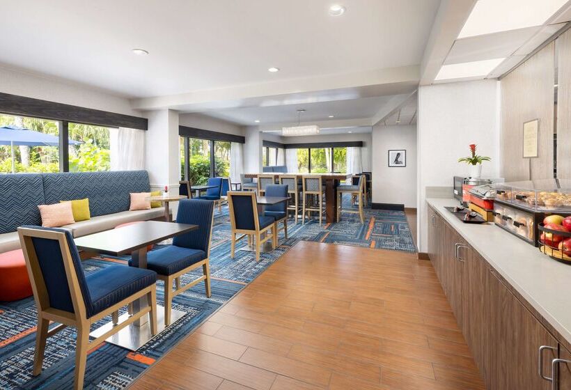 فندق Hampton Inn Naples Central