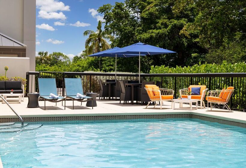 فندق Hampton Inn Naples Central