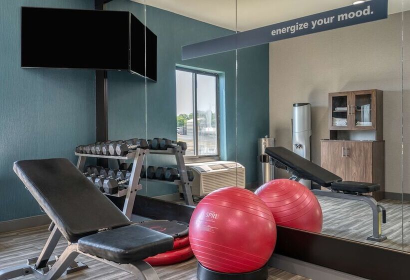 فندق Hampton Inn New Philadelphia