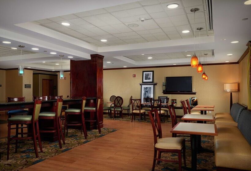호텔 Hampton Inn Newport Newsyorktown