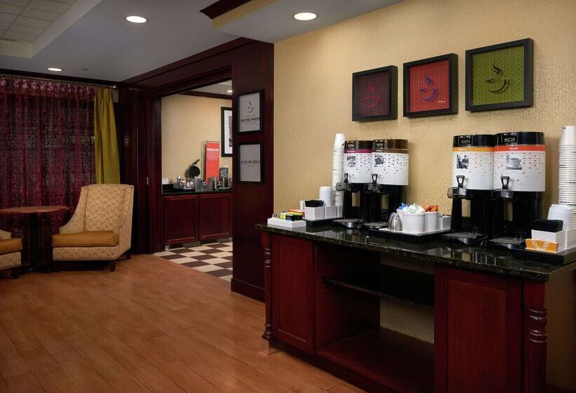 호텔 Hampton Inn Newport Newsyorktown