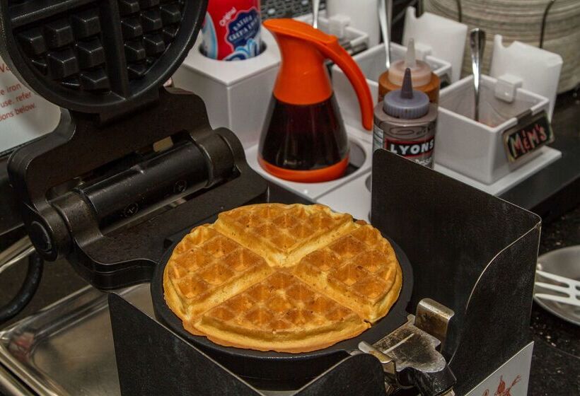 فندق Hampton Inn Orlandomaingate South