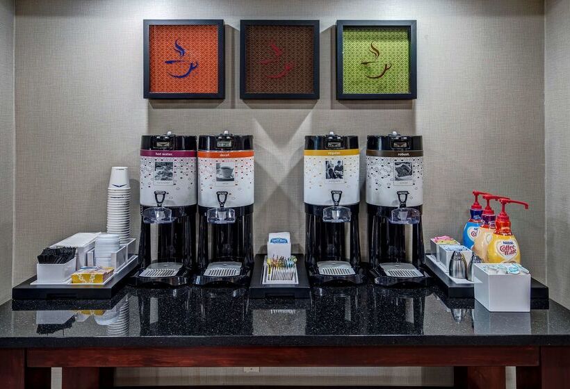 فندق Hampton Inn Orlandomaingate South