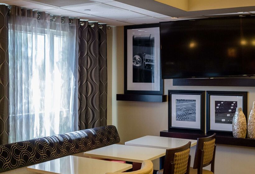 בית מלון כפרי Hampton Inn Oxfordwest