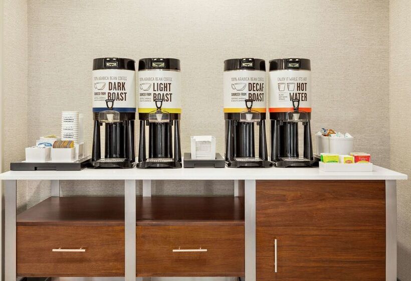 Отель Hampton Inn Paris