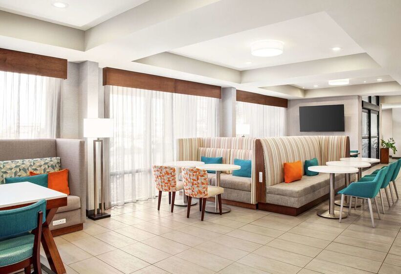 Отель Hampton Inn Paris