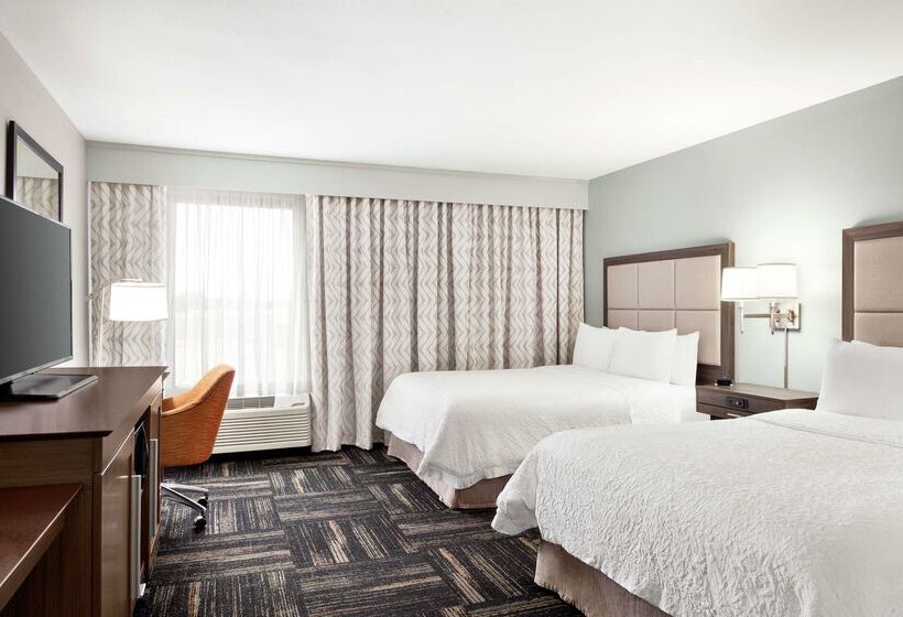 Отель Hampton Inn Paris