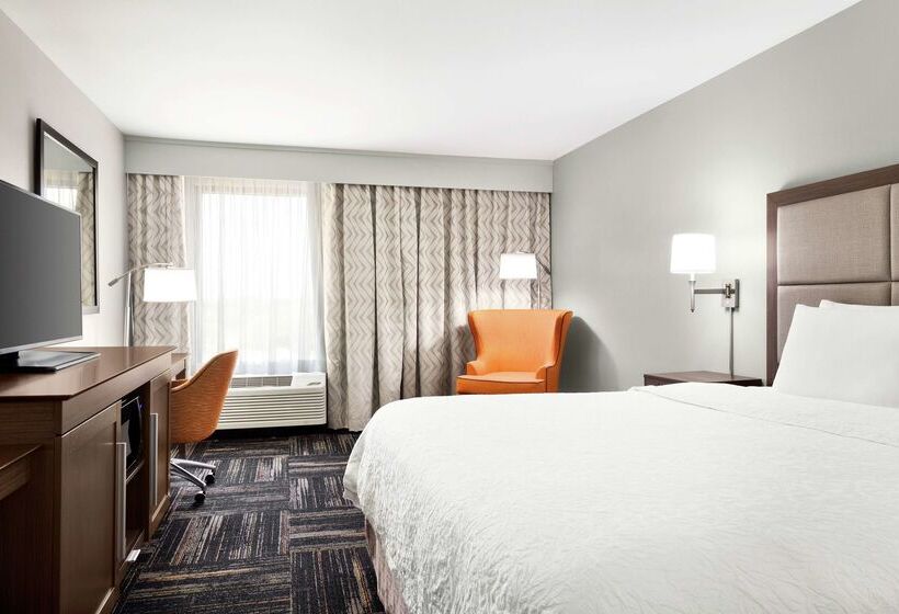 Отель Hampton Inn Paris