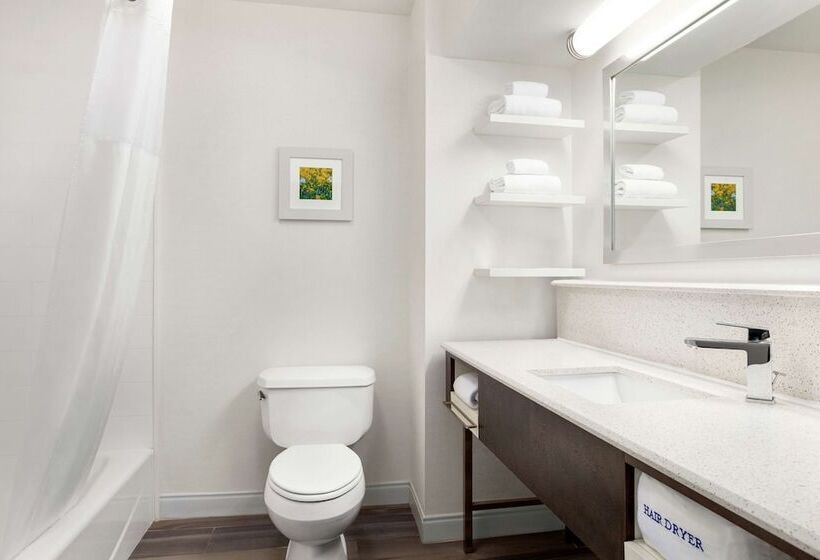 Отель Hampton Inn Paris