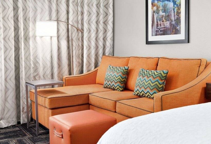 Отель Hampton Inn Paris