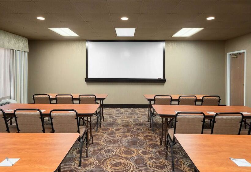 فندق Hampton Inn Pell City