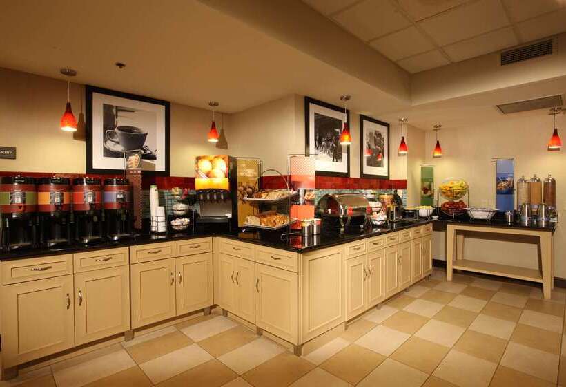 فندق Hampton Inn Pennsville