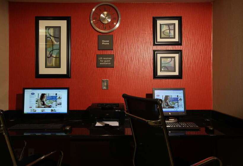 فندق Hampton Inn Pennsville