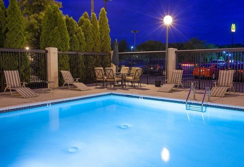 فندق Hampton Inn Pennsville