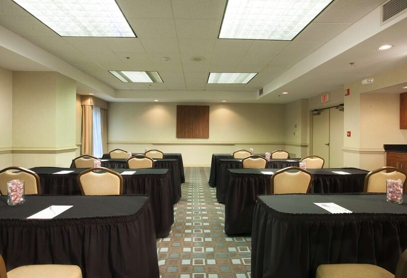 فندق Hampton Inn Pennsville