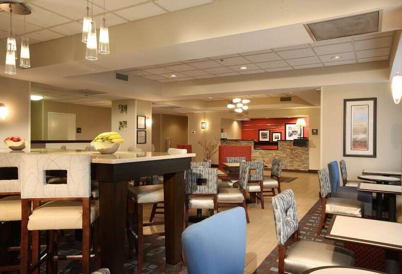 فندق Hampton Inn Pennsville