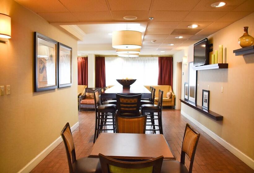 בית מלון כפרי Hampton Inn Perry