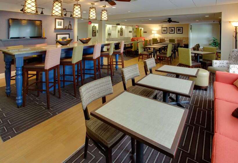 호텔 Hampton Inn Pittsburgh Airport