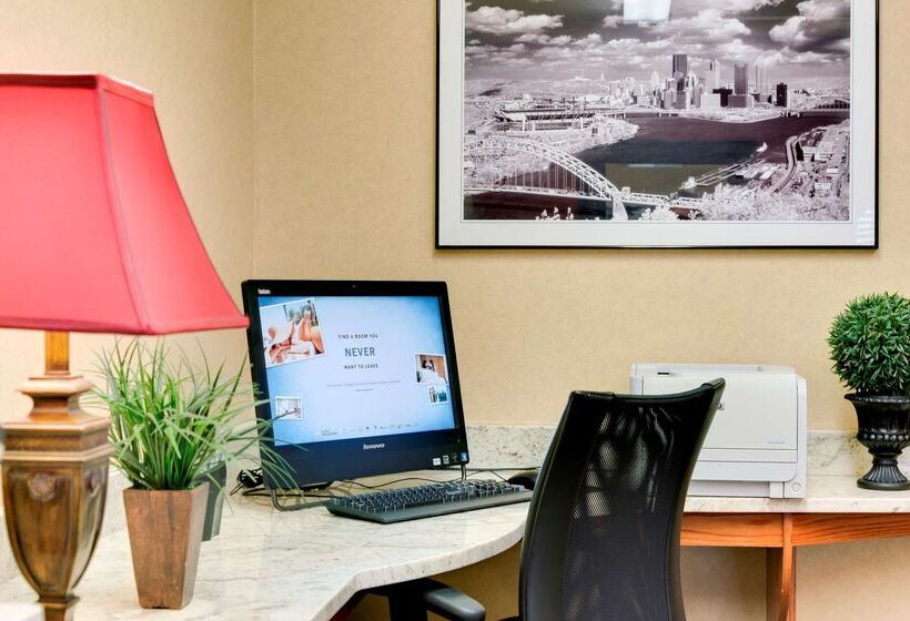 호텔 Hampton Inn Pittsburgh Airport