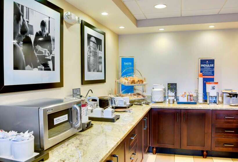호텔 Hampton Inn Pittsburgh Airport